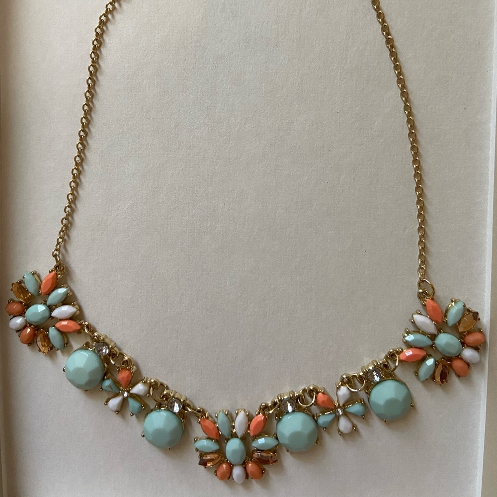 Flower necklace (no brand)